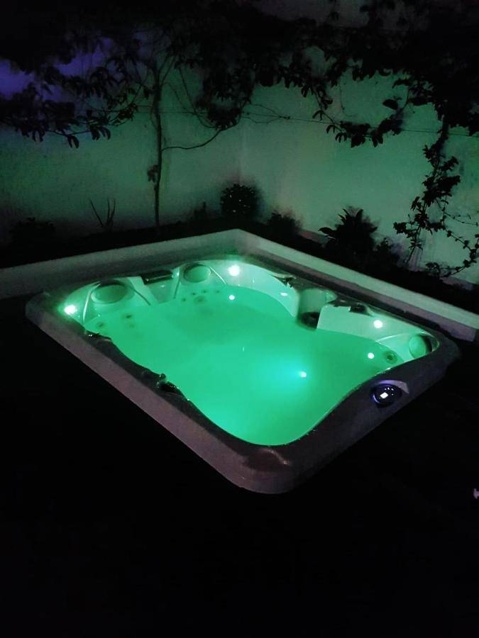 Chalet para 4 personas, con jacuzzi además de piscina y jardín, Familias con niños en Gran Canaria - 2