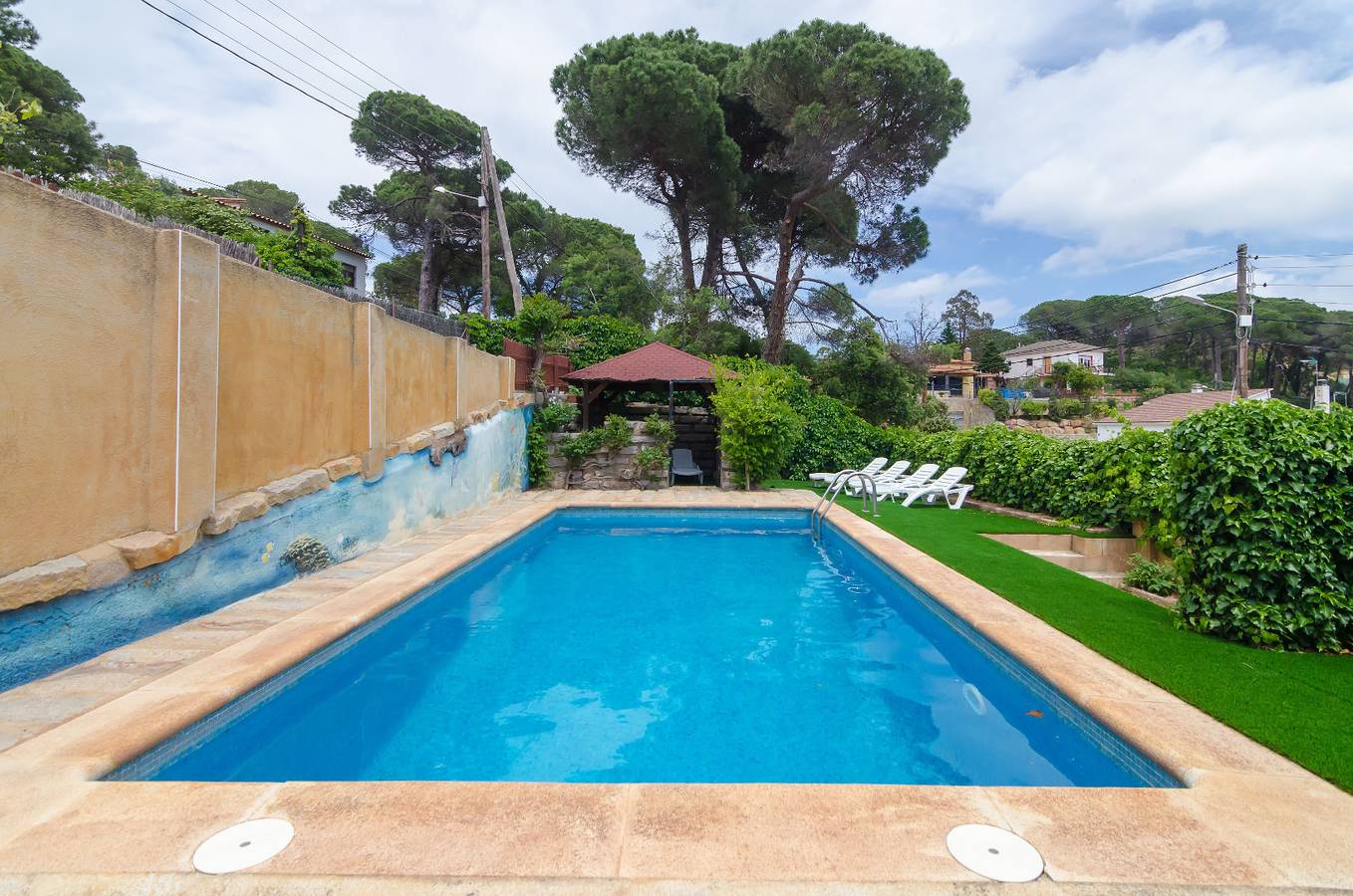 Chalet para 10 personas con jardín in Aiguaviva Parc, Vidreras