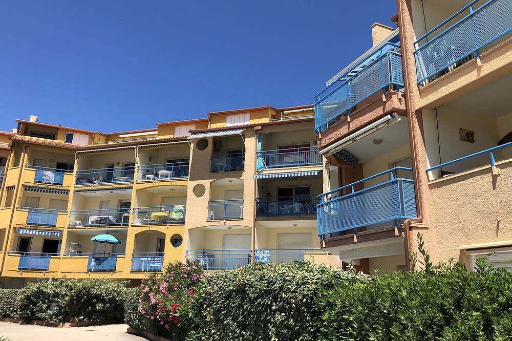 Apartamento entero, T2 beachfront apartment in Vias Plage, Vias