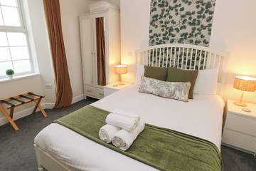 Cottage for 18 People in St Dogmaels, Cardigan Bay, Photo 1