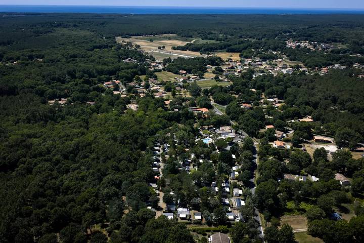 Chalet pour 4 personnes, avec terrasse et piscine, animaux acceptés