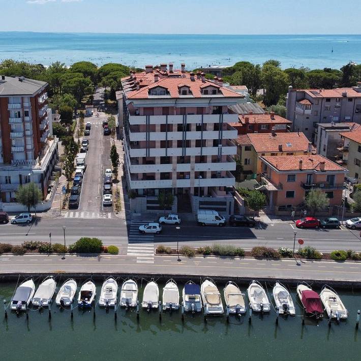 Apartamento para 6 personas, con terraza y vistas, Se admiten mascotas en Grado (Costa Adriatica)