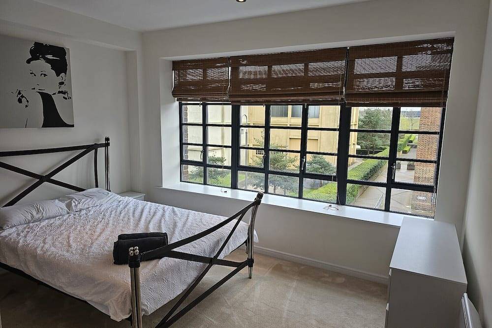 Geheel appartement, Travaal.com - Free-Wifi-Netflix-Parking - 2 Bedroom Apartment - Farnborough in Rushmoor, Hampshire