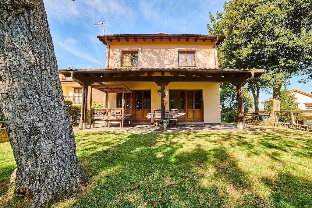 Four-Bedroom House in Villahormes, Llanes