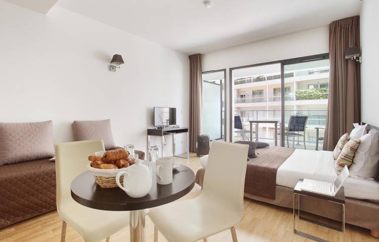 Gîte pour 2 personnes, avec balcon, animaux acceptés à Beausoleil - 4