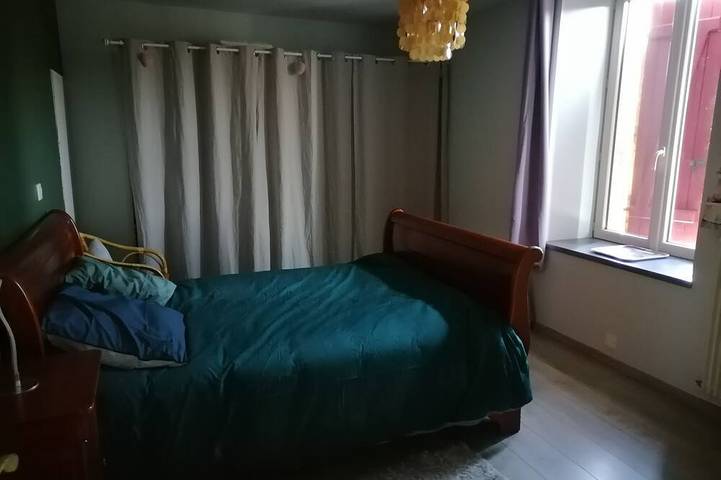 Location de vacances pour 12 personnes, avec jardin et terrasse, animaux acceptés à Compreignac - 4