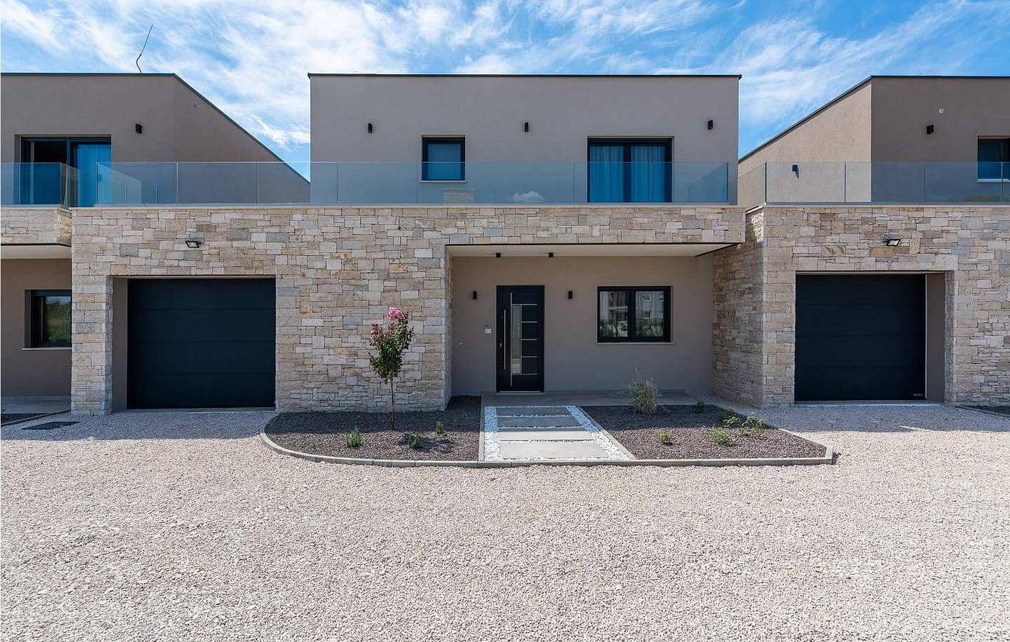 Ganze Ferienwohnung, Gemütlich, 2 km zum Strand: Modernes 1-Zimmer-Apartment mit WLAN, Terrasse und Parkplatz in Poreč, Grad Poreč