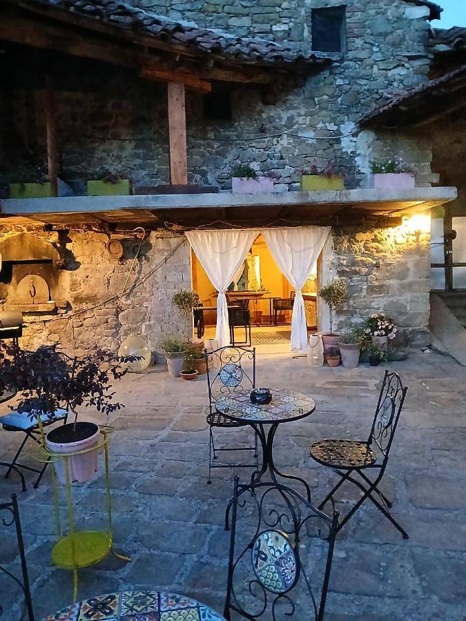 Ferienwohnung für 2 Personen, mit Terrasse und Garten sowie Pool und Ausblick