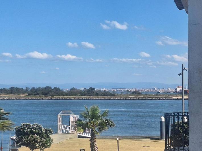Apartamento de férias para 3 pessoas, com vista e varanda e ainda vista para o lago em Aveiro