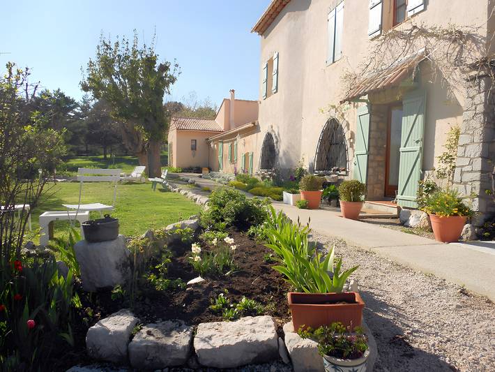 Chambre d’hôte pour 2 personnes, avec jardin, animaux acceptés dans les Alpes maritimes