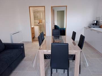 Gîte pour 4 personnes, avec jardin ainsi que piscine et jacuzzi à Balzac
