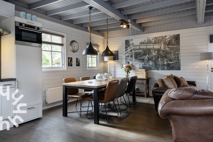 Nice 6 persons holidayhouse in centre of Giethoorn in Giethoorn, Parque Nacional Weerribben-Wieden