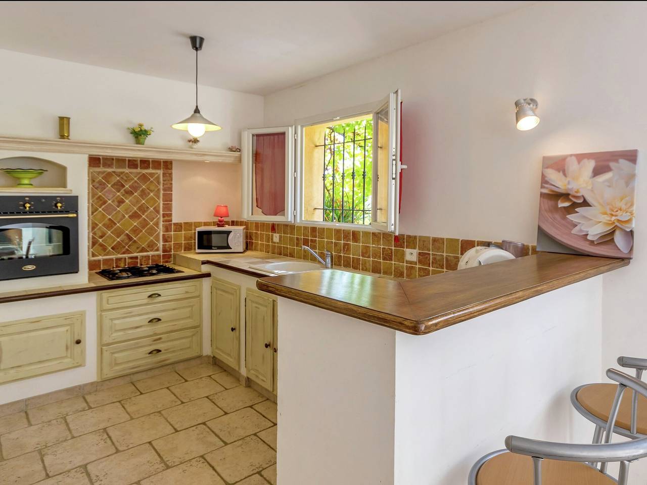 Detached home near the truffle capital of Aups, with shared pool in Aups, Brignoles Region