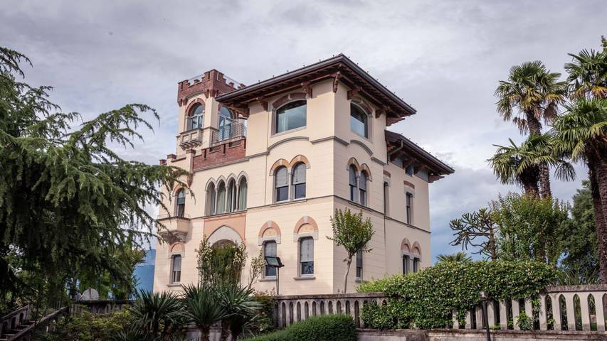 Villa pour 15 personnes, avec Terrasse ainsi que Jardin et Piscine à Osoppo