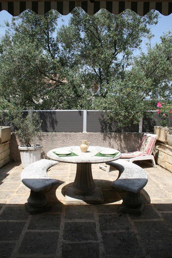 Location de vacances pour 2 personnes, avec jardin ainsi que vue et piscine à Cabrières (Gard) - 2