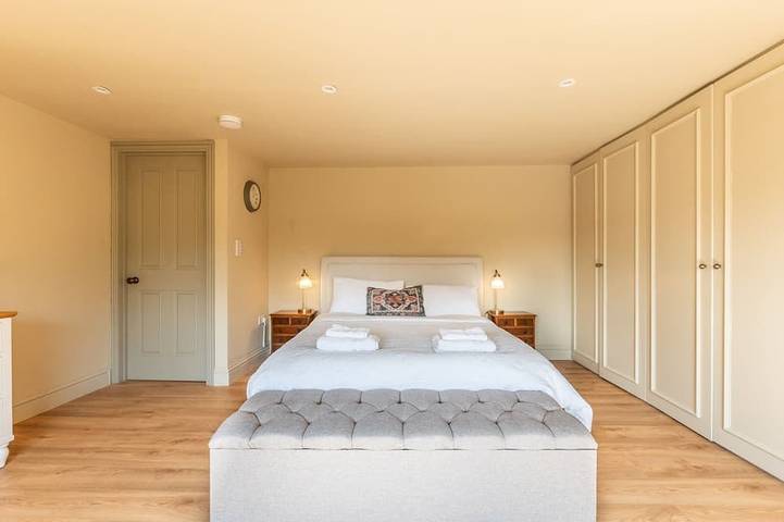 Luxury 5-Bed Home w/ Cinema, Games Room & Garden  - Pass the Keys in Greenwich (disambigua), Londra