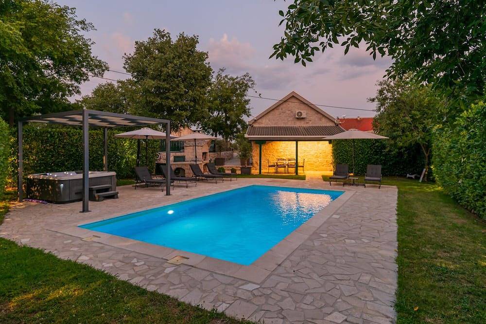 Villa Manuella - Kamena oaza by Villas Guide in Imotski, Makarska Riviera