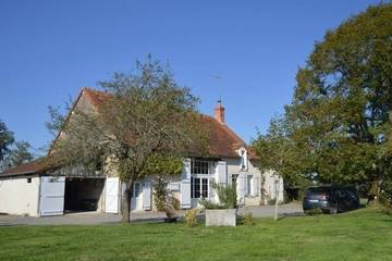 Gîte pour 6 personnes, avec jardin à Sarzay