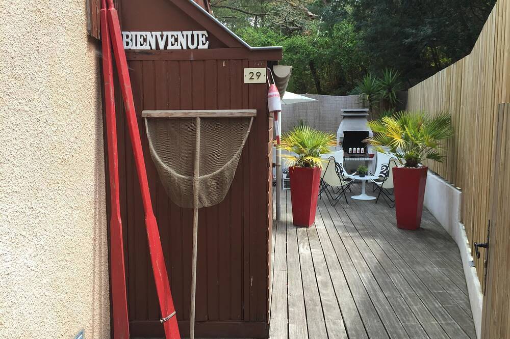 Casa de vacaciones \"La Cabane\" 300 m Maubuisson playa-Terraza-Wifi-Parking in Carcans, Parque natural regional del Médoc