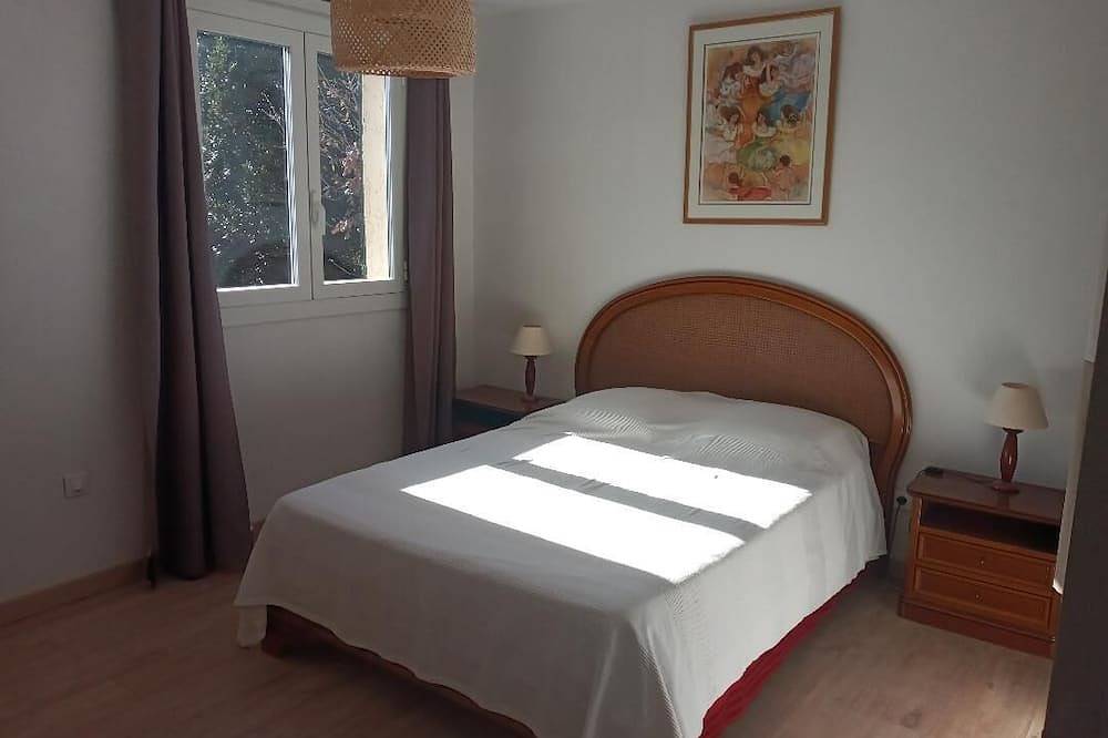 Jolie villa avec piscine privée, jardin, climatisation et parkings,  Cagnes/mer in Cagnes-sur-Mer, Côte méditerranéenne (France)