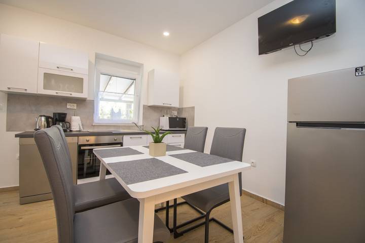 Studio für 3 Personen, mit Terrasse und Garten in Dalmatien - 4