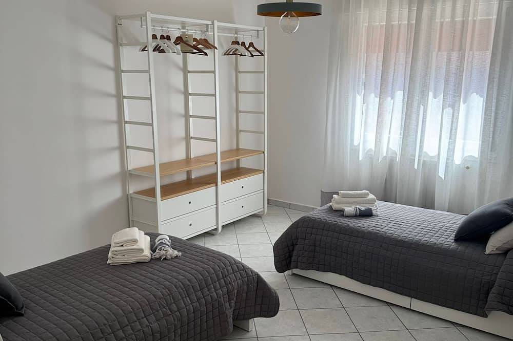 Porta Mare house, 10 minutes from the sea, near Venice, 2 steps from the station in Rosolina, Polesine