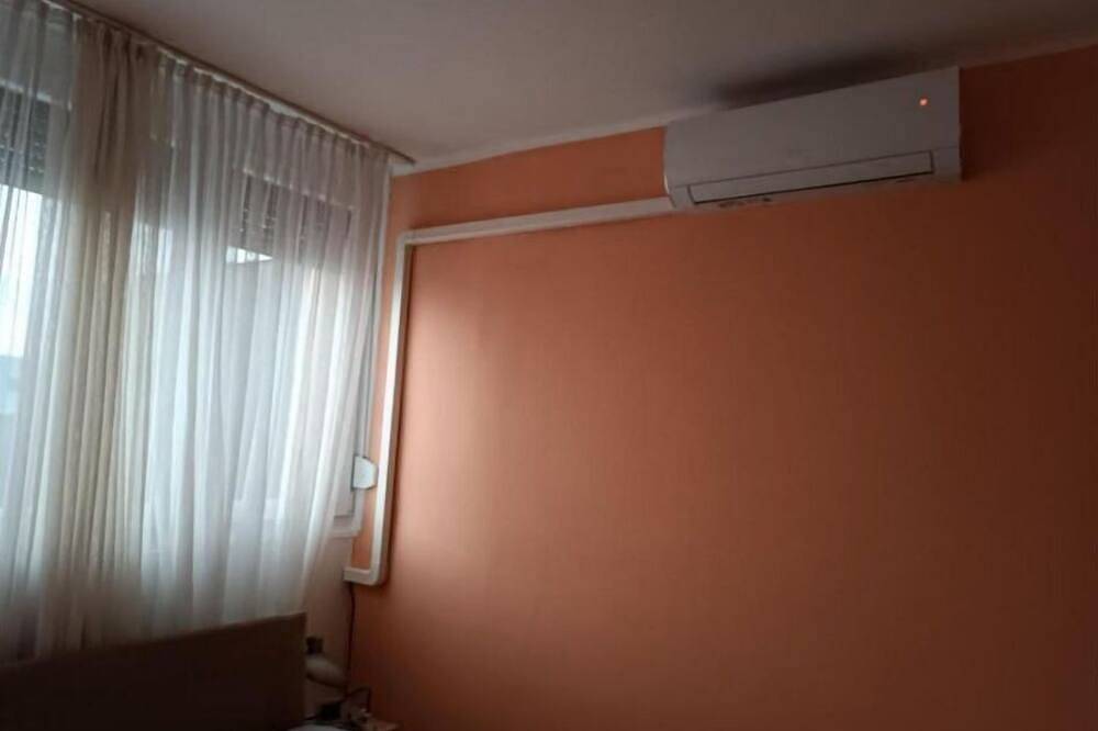 Ganze Wohnung, 100 lépés - 100 steps - Apt with huge terrace next to the thermal bath in Harkan, Siklósi járás