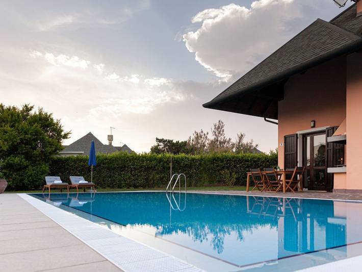 Ferienwohnung für 8 Personen, mit Terrasse und Garten sowie Pool - 1
