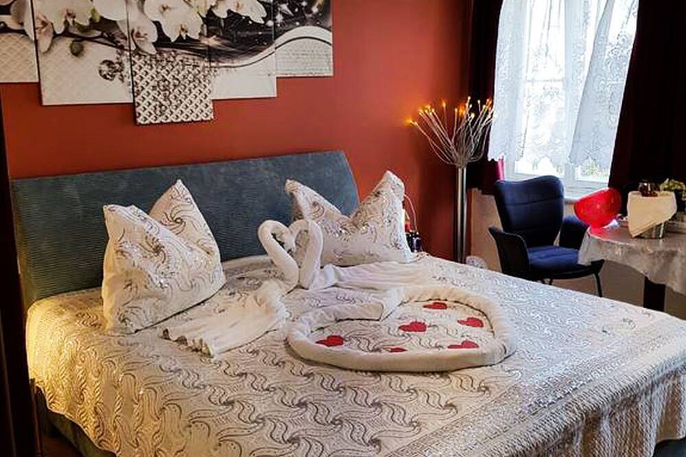 Ganze Wohnung, Doppelzimmer mit Dusche und Wc in Hechingen, Neckar-Alb