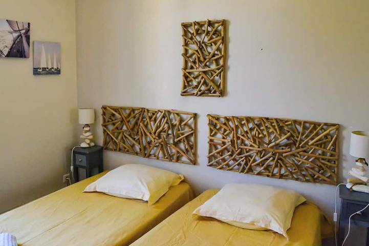 Location de vacances pour 10 personnes, avec jardin et jacuzzi, animaux acceptés à Gensac-la-Pallue - 2