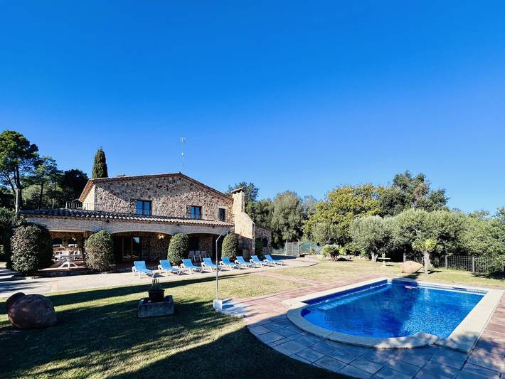 Casa rural para 10 personas, con Balcón/Terraza además de Jardín y Piscina en Cassá de la Selva - 4