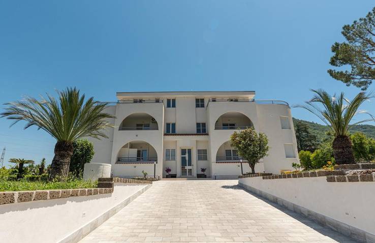 Casale per 2 persone, con Balcone e Idromassaggio nonché Terrazza e Giardino a Napoli