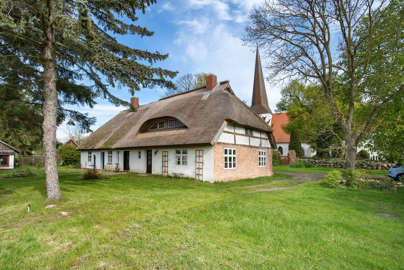 Ferienhaus 'Pommernhuus An De Kark' mit privatem Garten in Süderholz, Vorpommern-Rügen