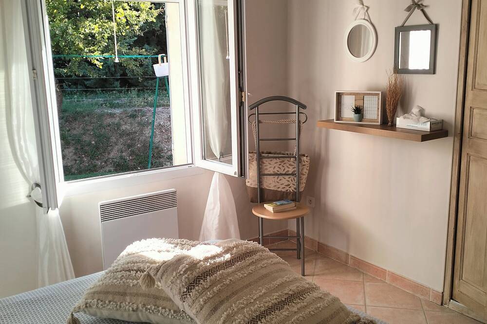 Pretty Provencal Villa In The Heart Of The Lubéron Park 7 Min From Gordes in Saint-Saturnin-lès-Apt, Parc naturel régional du Luberon