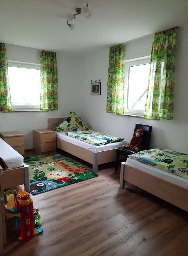 Ferienwohnung für 5 Personen, mit Garten und Ausblick in Burtenbach - 4