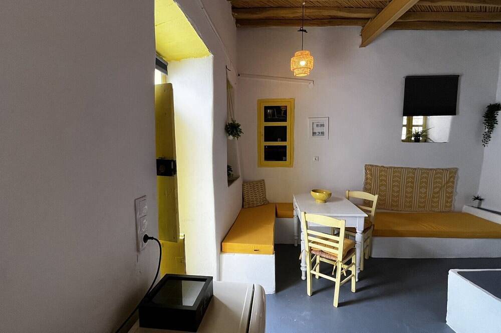 Camaraki Yellow House,Serifos in Cicladi