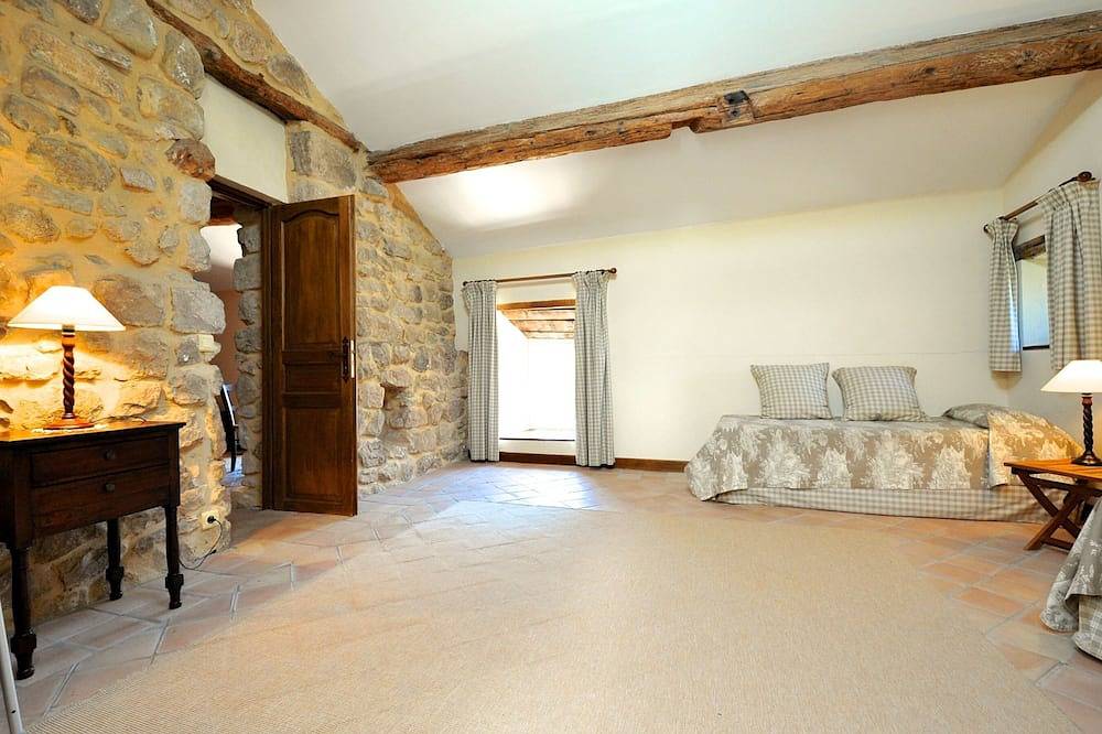 Der Charme einer Bastide im privaten Bereich mit großem Pool in Thézan-des-Corbières, Mittelmeerküste (Frankreich)