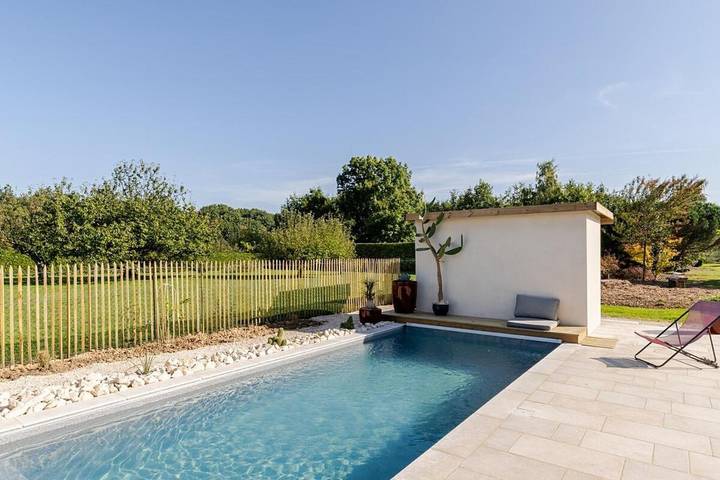 Location de vacances pour 8 personnes, avec jardin ainsi que piscine et vue à Sainte-Euphémie - 2