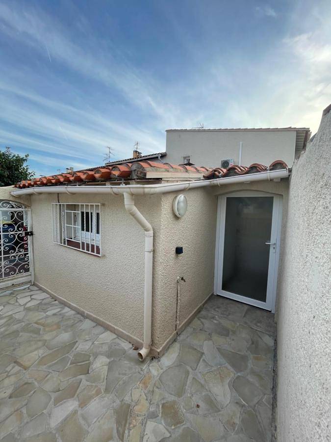 Location de vacances pour 2 personnes, avec terrasse, animaux acceptés à Cabestany - 4