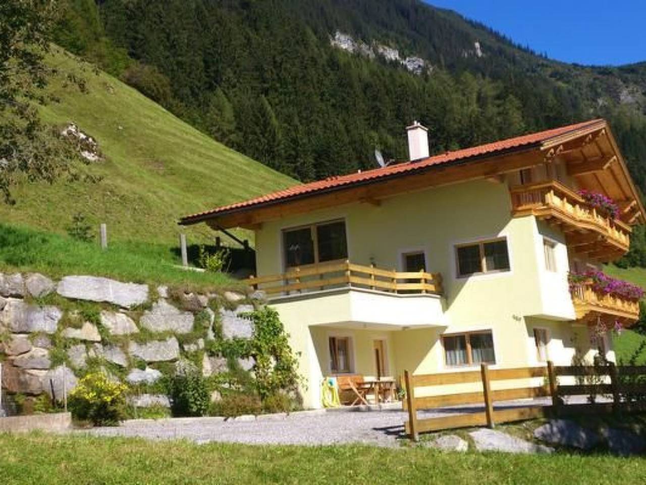 Ganze Wohnung, In Brandberg mit Garten in Brandberg, Zillertaler Alpen