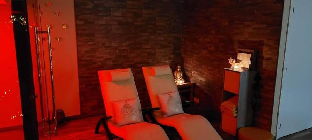 Location de vacances pour 2 personnes, avec Jacuzzi ainsi que Terrasse et Sauna à Courcelles (Hainaut)