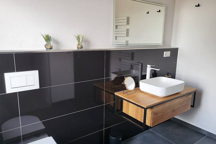 Ganze Wohnung, Ferienwohnung 2 mit Balkon und Whirlwanne in Feuchtwangen, Romantische Straße