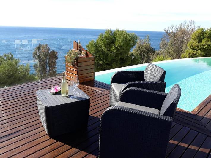 Casa de huéspuedes para 2 personas, con Terraza y Jardín además de Piscina y Vistas en Costa Tropical