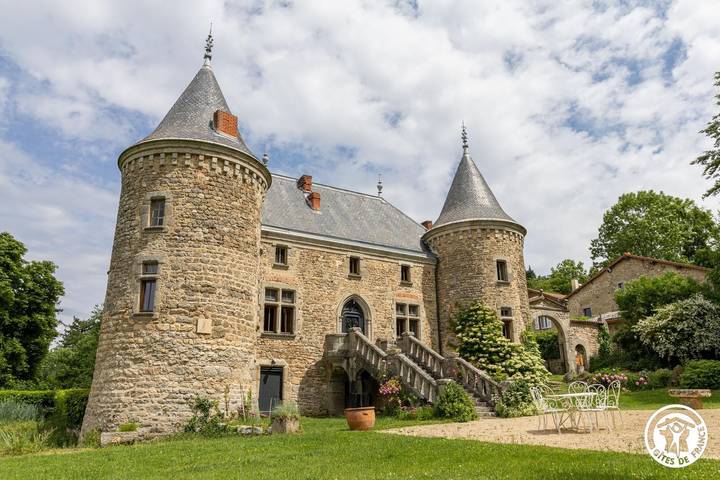 Gîte pour 12 personnes, avec Terrasse ainsi que Jardin et Vue