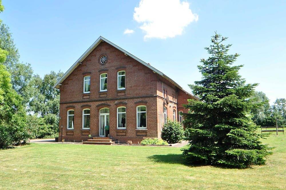 Landhaus Julia - Großes denkmalgeschütztes Landhaus für Gruppen in idyllischer Umgebung