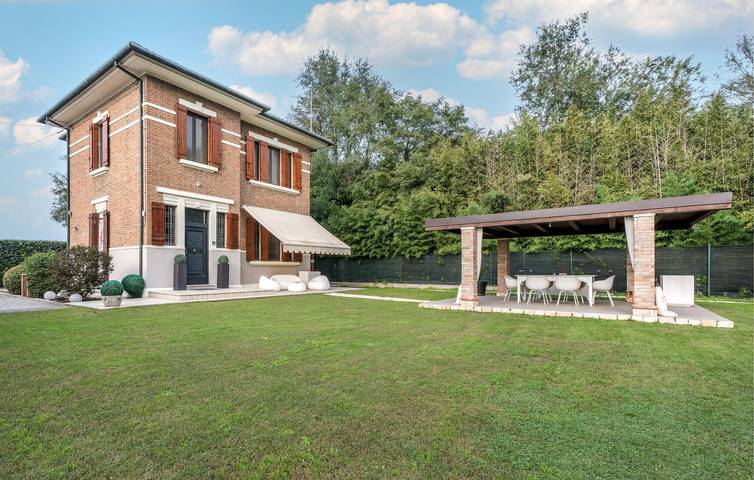 180 qm Wohnung mit Pool, Parkplatz & Internet bei Rosolina in Rosolina, Polesine
