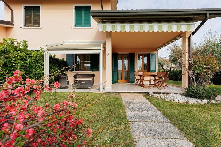 Ferienwohnung für 4 Personen, mit Seeblick und Garten in Lazise