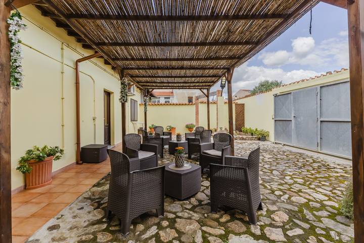 Zimmer 'Camera 1' mit gemeinsamer Terrasse, Wlan und Klimaanlage in Palmas Arborea, Campidano