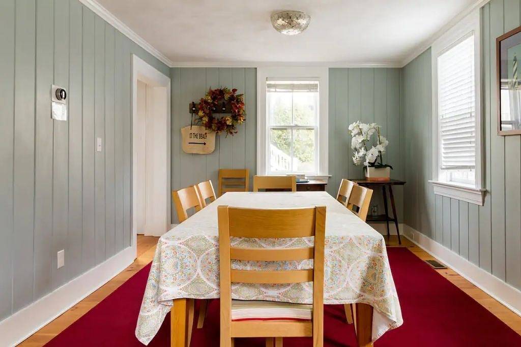 Located close to wedding venues, university, shops and eateries and Newport. in Bristol (RI), Bristol County