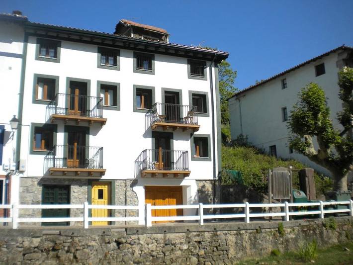Apartamento para 5 personas, con Balcón y Vistas en Ea